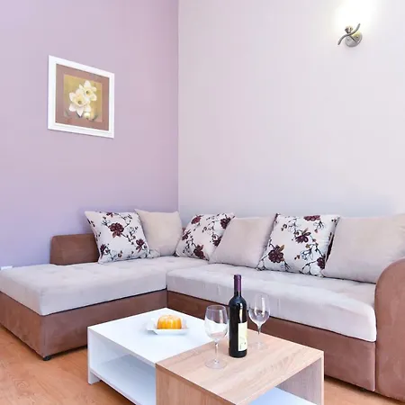 Nada 01 Apartment Budva